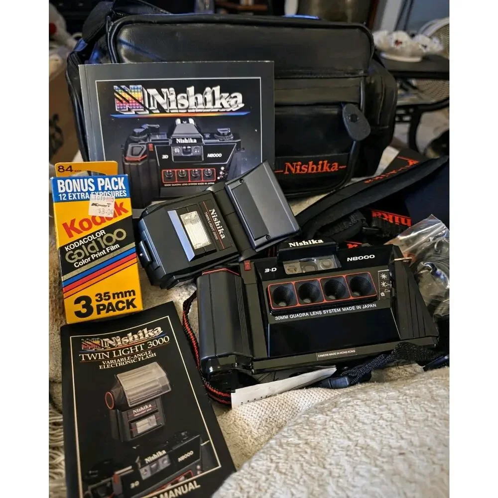 Nishika N8000 Camera 35mm Quadrascopic 3D Lenticular Flash Case Manual Kit